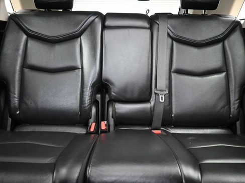 Used 2018 Cadillac XT5 Luxury image 28