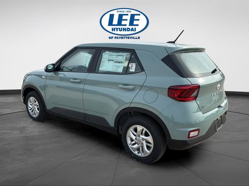 New 2026 Hyundai Venue SE image 4