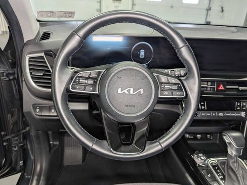 Used 2024 Kia Seltos S AWD/4WD image 36