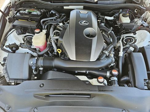 Used 2016 Lexus IS 200t RWD image 23
