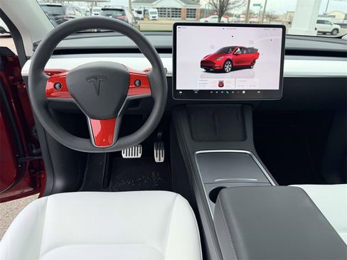 Used 2024 Tesla Model Y Long Range image 2