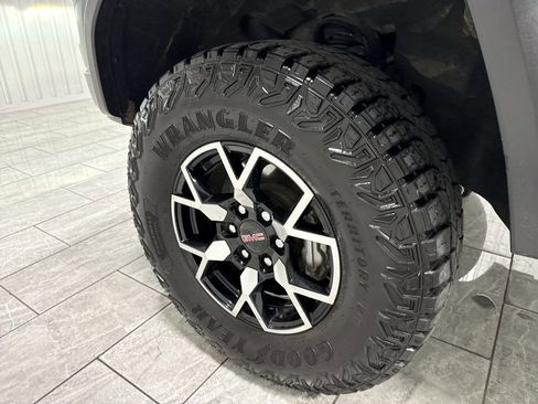 Used 2024 GMC Canyon AT4X image 34