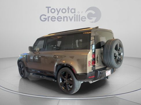 Used 2025 Land Rover Defender 110 X-Dynamic SE AWD/4WD image 4