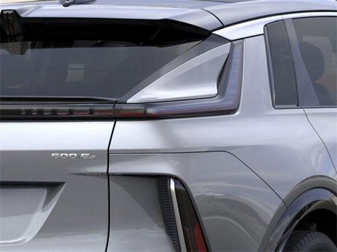New 2025 Cadillac Lyriq Luxury image 11
