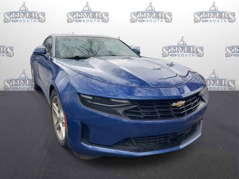 Used 2021 Chevrolet Camaro LT image 1