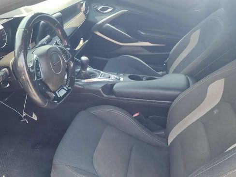 Used 2016 Chevrolet Camaro LT RWD image 5