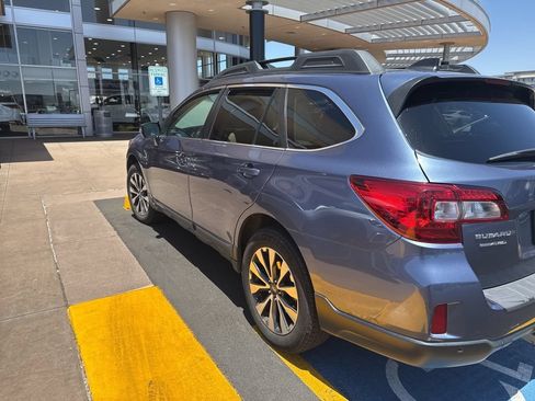 Used 2017 Subaru Outback 2.5i Limited AWD/4WD image 4