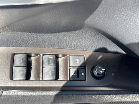 Used 2024 Toyota Camry SE FWD image 8