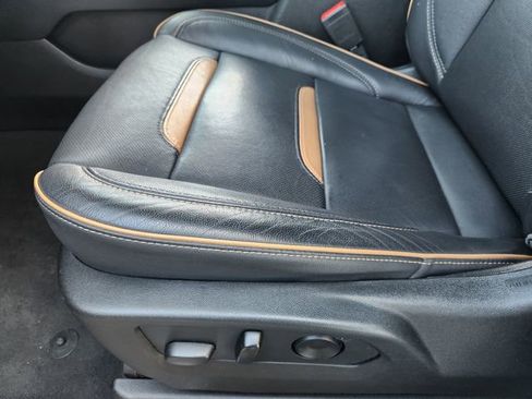 Used 2022 GMC Yukon AT4 image 14