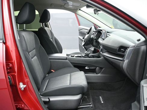 Used 2025 Nissan Rogue SV AWD/4WD image 37
