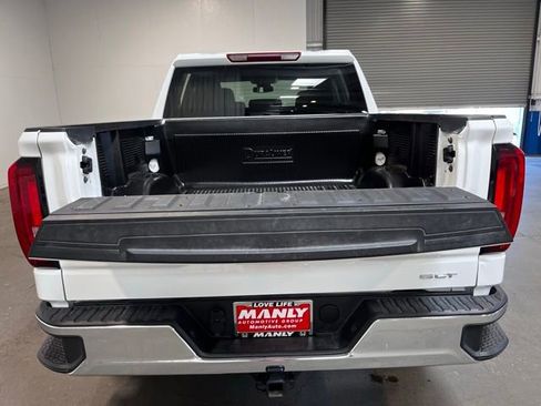 Used 2025 GMC Sierra 1500 SLT AWD/4WD image 16