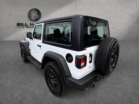 Used 2022 Jeep Wrangler Sport AWD/4WD image 9