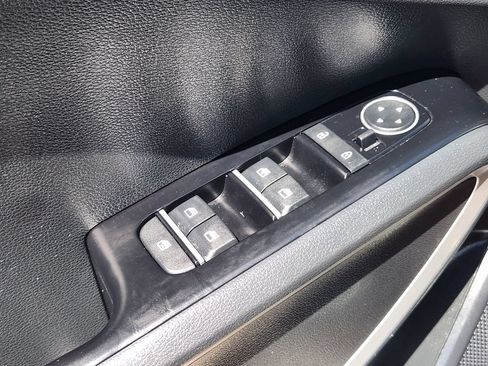 Certified 2025 Kia Soul LX w/ LX Technology Package FWD image 26
