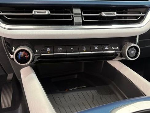 New 2026 Chevrolet Equinox EV LT FWD image 38