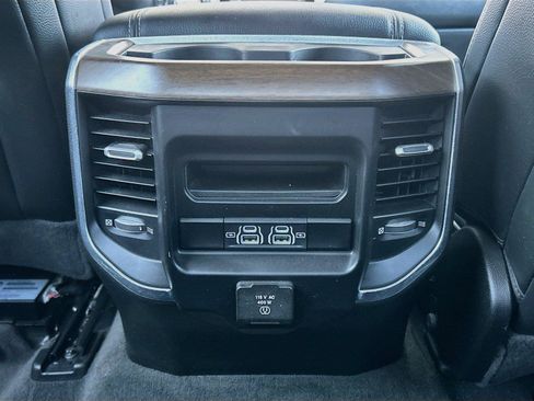Used 2022 RAM 1500 Laramie AWD/4WD image 19
