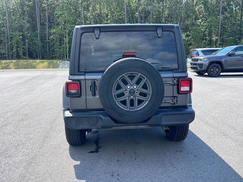 Used 2024 Jeep Wrangler Unlimited Sport AWD/4WD image 6