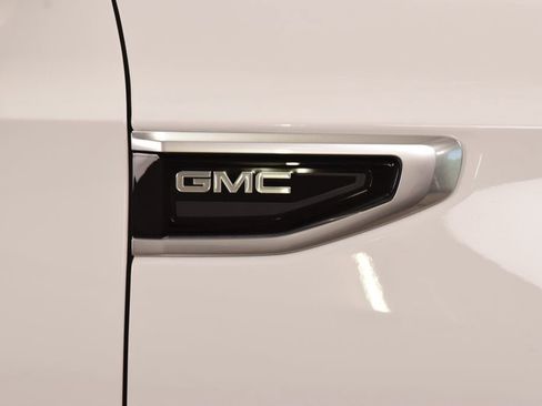 Used 2024 GMC Yukon XL Denali AWD/4WD image 16