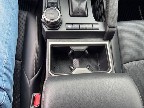 Used 2024 Toyota Tacoma Limited w/ Limited Package (LT) AWD/4WD image 23