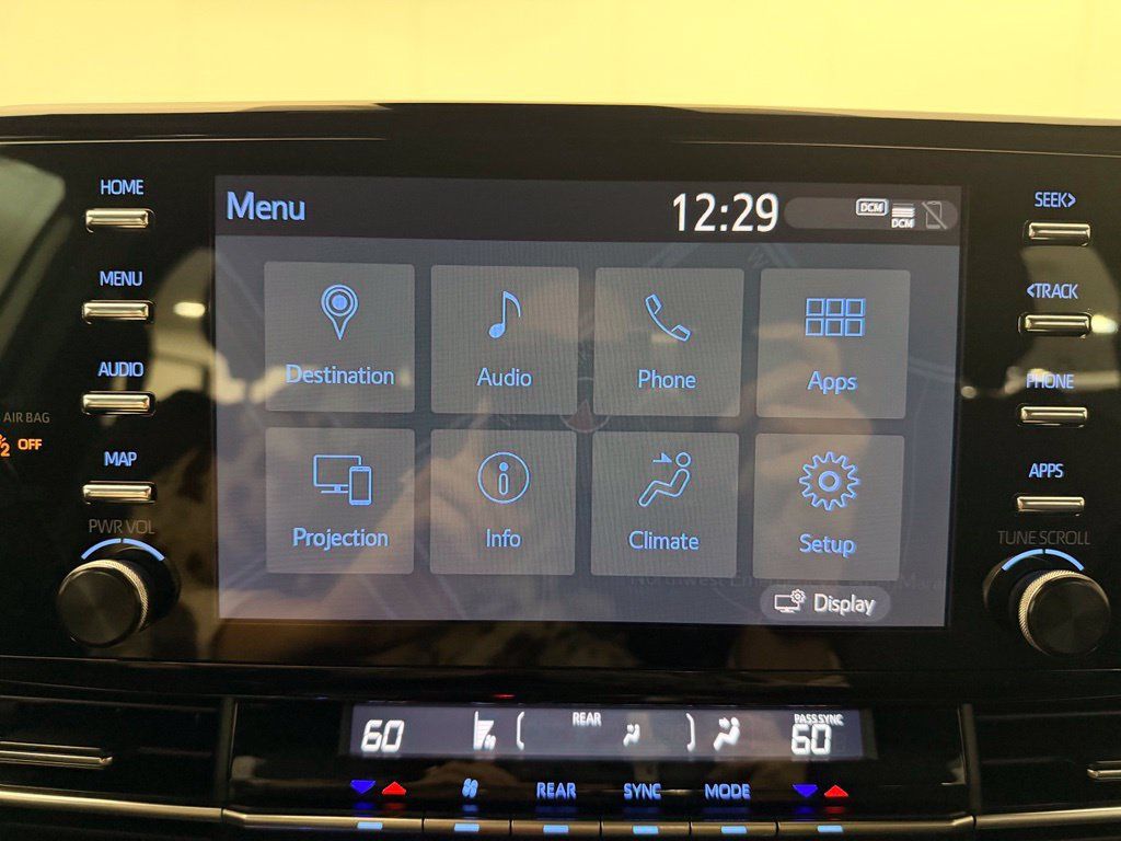 Used 2021 Toyota Sienna XSE FWD image 25
