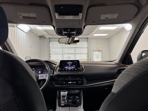 Used 2023 Nissan Rogue SV image 19