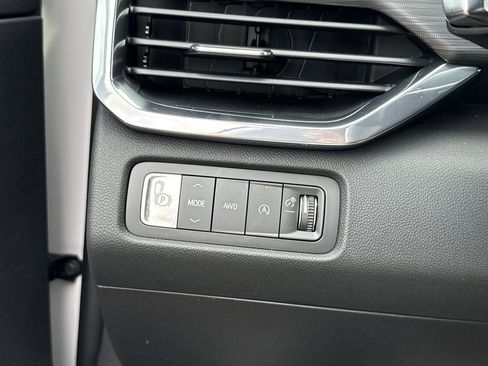 New 2025 GMC Acadia Elevation image 53