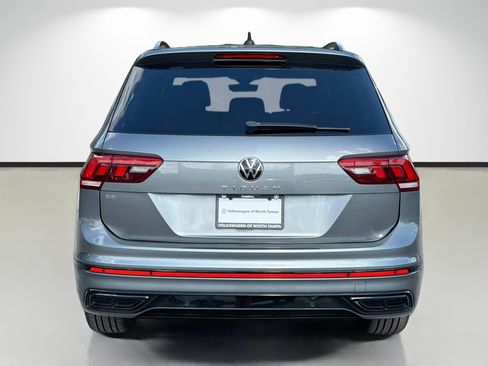 Used 2022 Volkswagen Tiguan SE R-Line FWD image 4