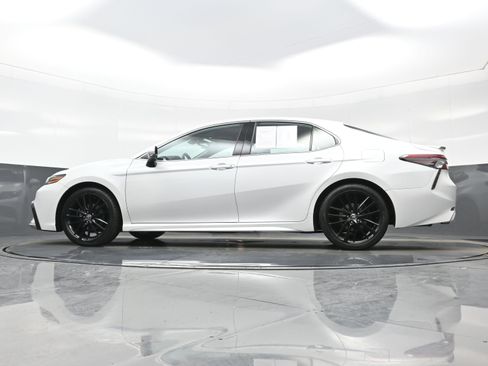 Used 2021 Toyota Camry XSE w/ Navigation Package FWD image 31