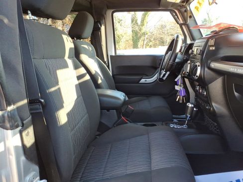 Used 2012 Jeep Wrangler Sahara w/ Dual Top Group image 9