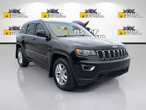 Used 2018 Jeep Grand Cherokee Laredo w/ All-Weather Capability Group AWD/4WD image 3