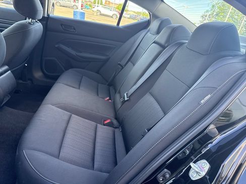 Used 2025 Nissan Altima 2.5 SV FWD image 10