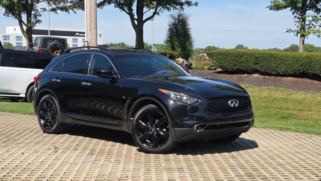 Used 2017 INFINITI QX70 AWD w/ Premium Package image 3