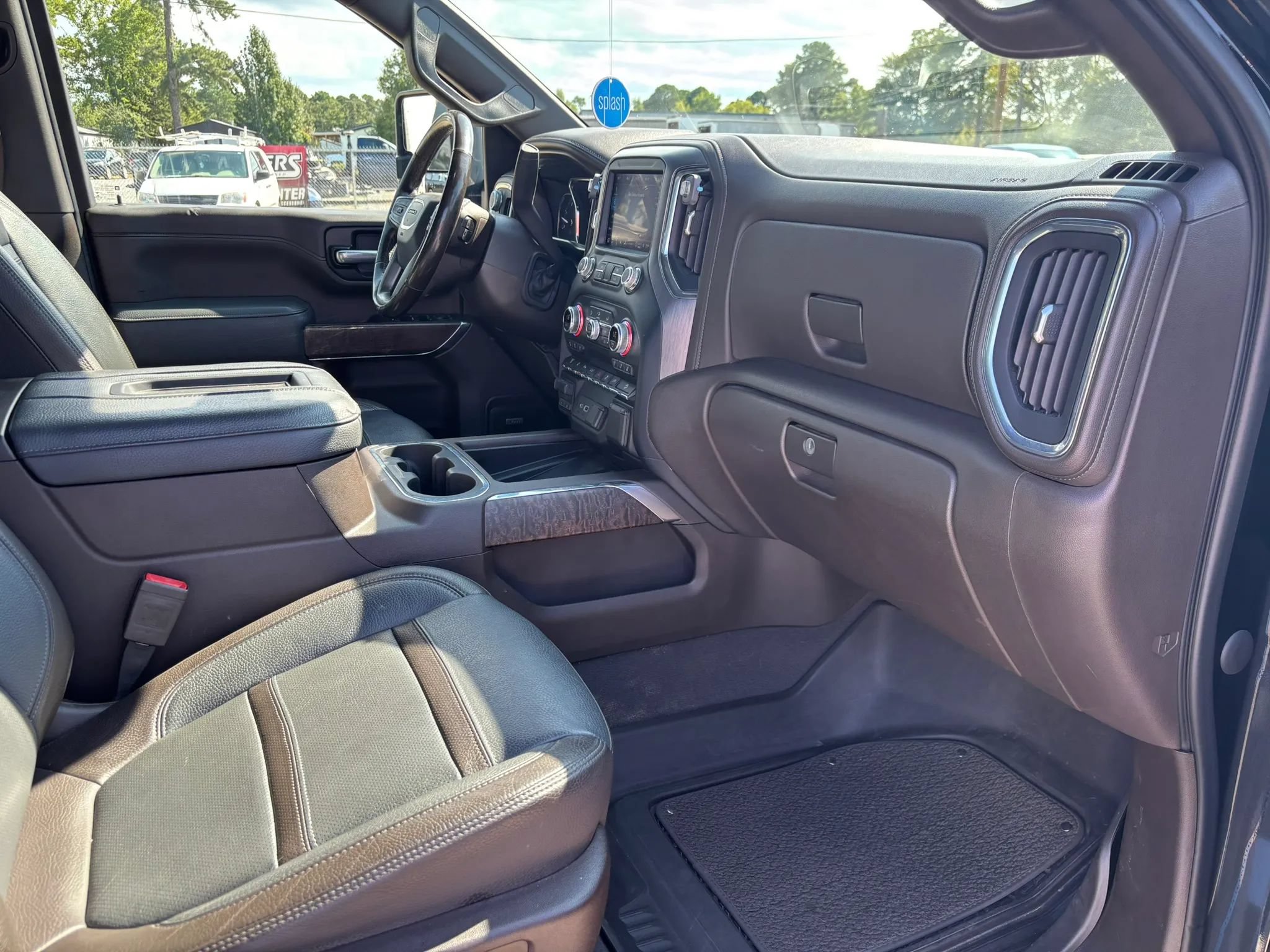 Used 2021 GMC Sierra 2500 Denali w/ Denali Ultimate Package AWD/4WD image 21