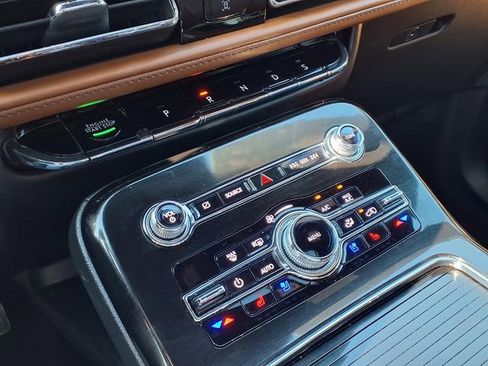 Certified 2022 Lincoln Nautilus Reserve FWD image 12