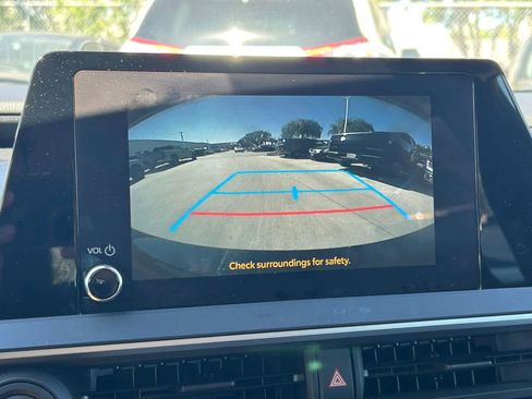 Used 2025 Toyota Prius LE image 29