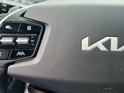Used 2022 Kia EV6 Wind w/ Wind Technology Package AWD/4WD image 19
