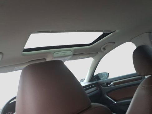 Used 2022 Volkswagen Passat 2.0T image 15