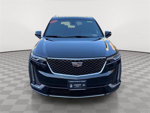Used 2025 Cadillac XT6 Premium Luxury image 7