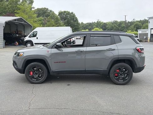 Used 2023 Jeep Compass Trailhawk AWD/4WD image 2