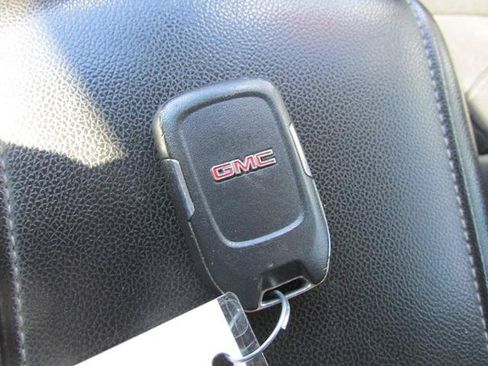 Used 2018 GMC Acadia SLT AWD/4WD image 17