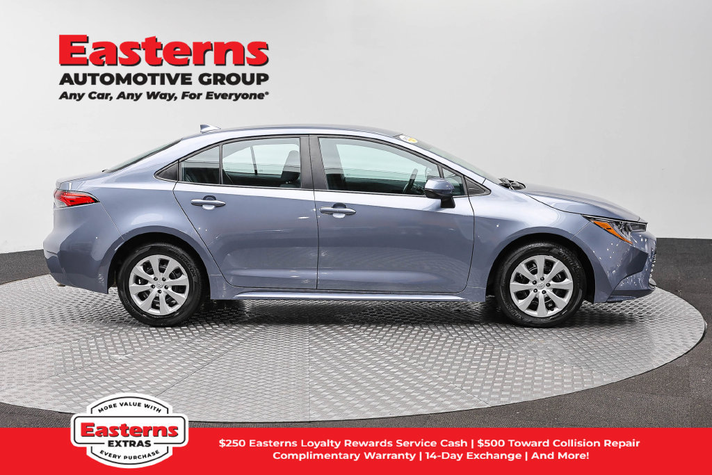 Used 2026 Toyota Corolla LE FWD image 5