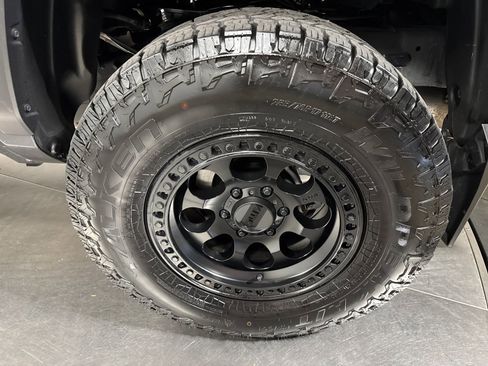 Used 2024 Toyota Tacoma TRD Off-Road AWD/4WD image 21