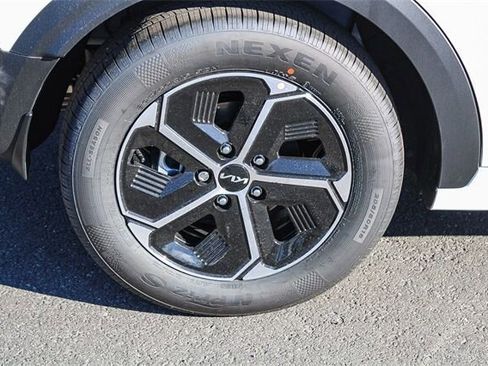 New 2025 Kia Niro EX image 10