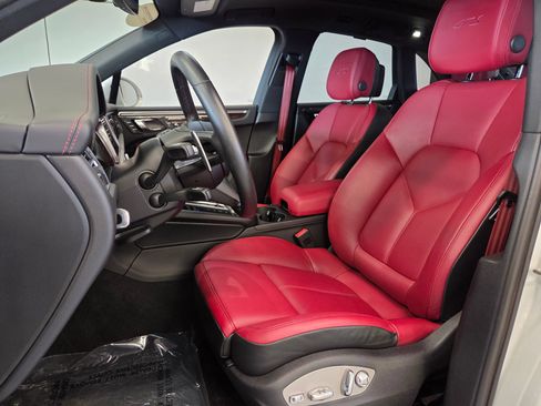 Certified 2022 Porsche Macan GTS AWD/4WD image 5