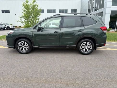 Used 2023 Subaru Forester Premium AWD/4WD image 8