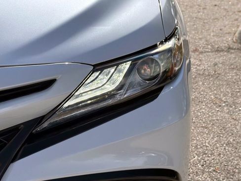 Used 2023 Toyota Camry XSE FWD image 9