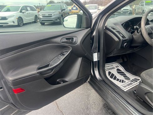 Used 2018 Ford Focus S image 12