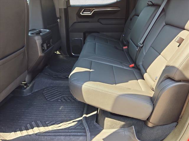 Used 2024 Chevrolet Silverado 1500 LT Trail Boss w/ Convenience Package II AWD/4WD image 19