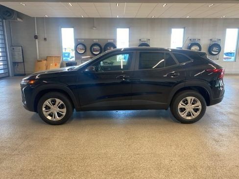 New 2026 Chevrolet Trax LS FWD image 9