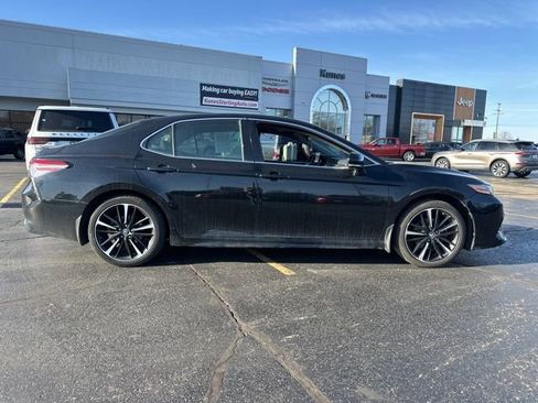 Used 2019 Toyota Camry XSE image 9