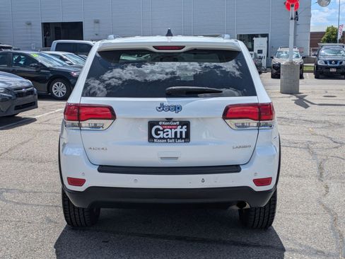 Used 2021 Jeep Grand Cherokee Laredo AWD/4WD image 7